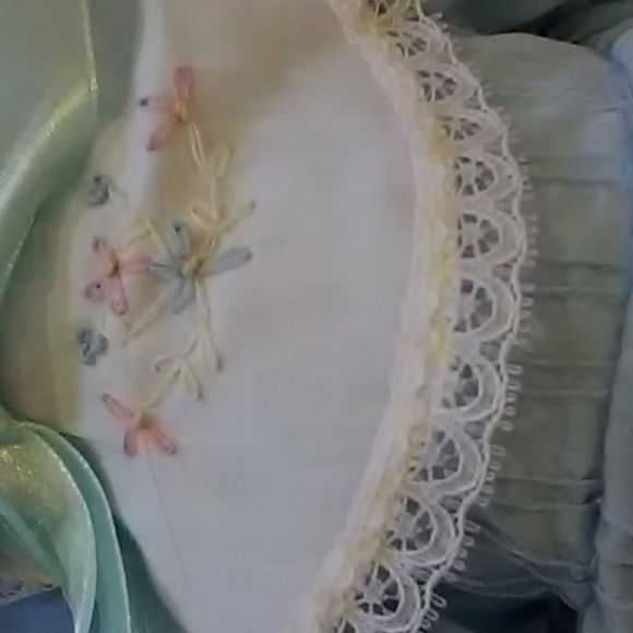 New in box Paradise Galleries Doll - Picture 5 of 8